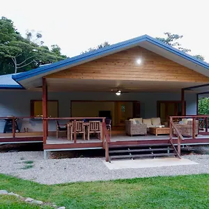 Holiday home Coconut House, Cape Tribulation